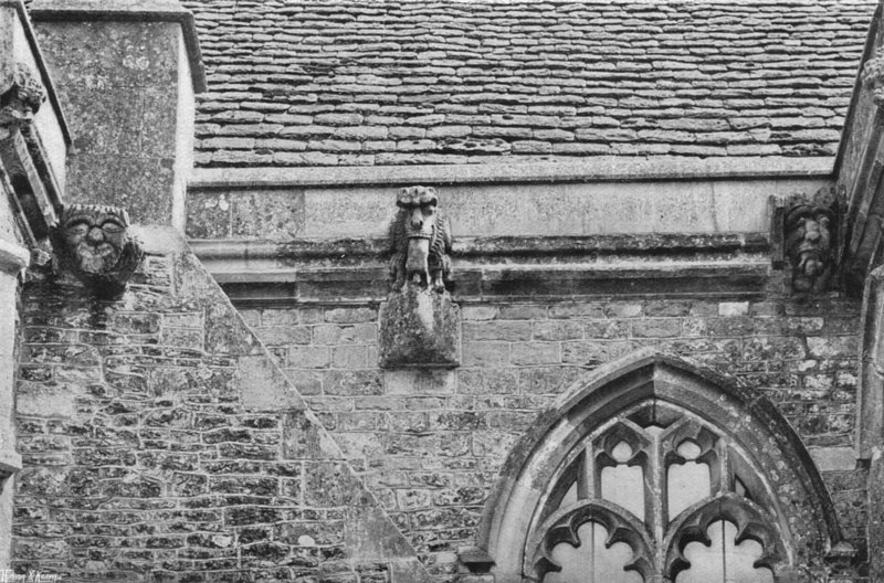 gargoyles द्वारा चार्ल्स लैथम
