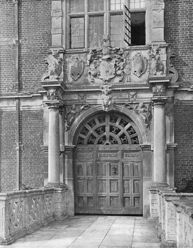 बाहरी गेटवे, Blickling हॉल द्वारा चार्ल्स लैथम