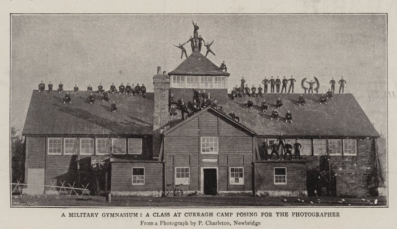 फ़ोटोग्राफ़र के लिए एक सैन्य जिमनैजियम, Curragh Camp में क्लास द्वारा अंग्रेजी फोटोग्राफर
