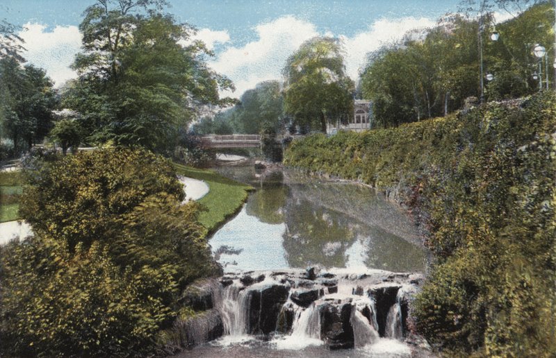 Buxton, गार्डन और झरना द्वारा अंग्रेजी फोटोग्राफर