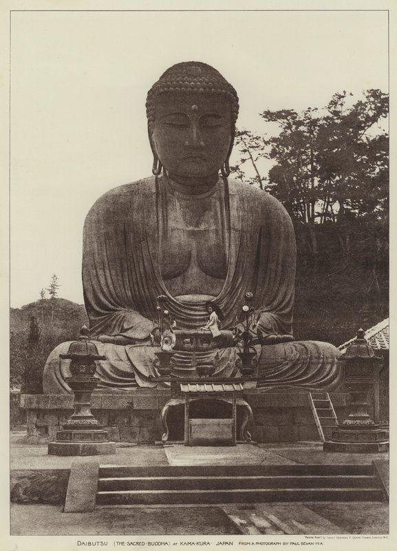 दाइबुत्सु, द सेक्रेड बुद्धा, कामाकुरा, जापान में (बी/डब्ल्यू फोटो) द्वारा अंग्रेजी फोटोग्राफर