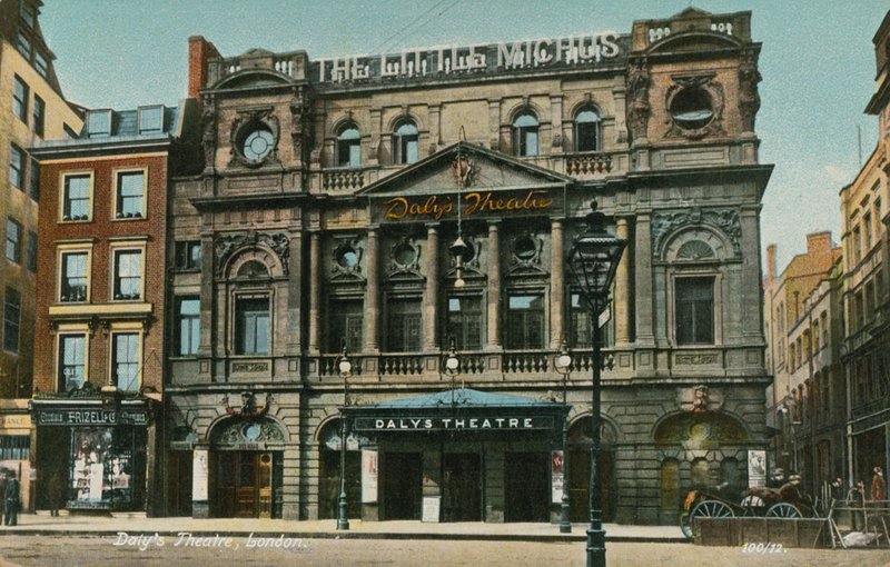 Dalys Theatre, लंदन द्वारा अंग्रेजी फोटोग्राफर