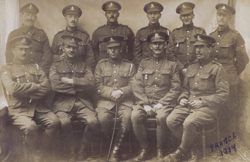 अंग्रेजी सैनिकों का समूह, WW1, फ्रांस 1917 (b/w फोटो) द्वारा अंग्रेजी फोटोग्राफर