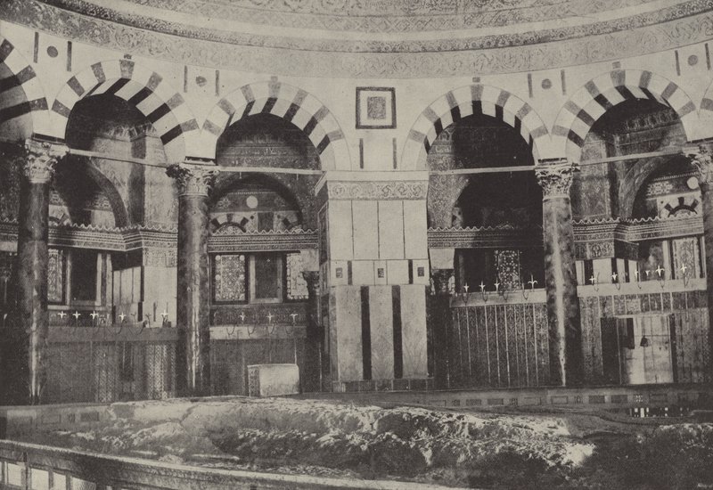 उमर की मस्जिद का आंतरिक भाग, उस चट्टान पर खड़ा है जहाँ अब्राहम को चढ़ाया गया माना जाता है द्वारा अंग्रेजी फोटोग्राफर