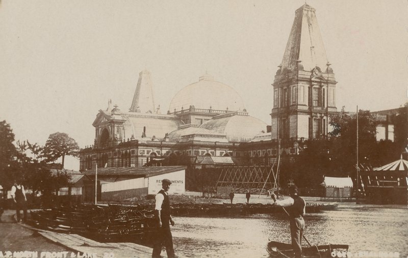 नॉर्थ फ्रंट und लेक, एलेक्जेंड्रा पैलेस द्वारा अंग्रेजी फोटोग्राफर