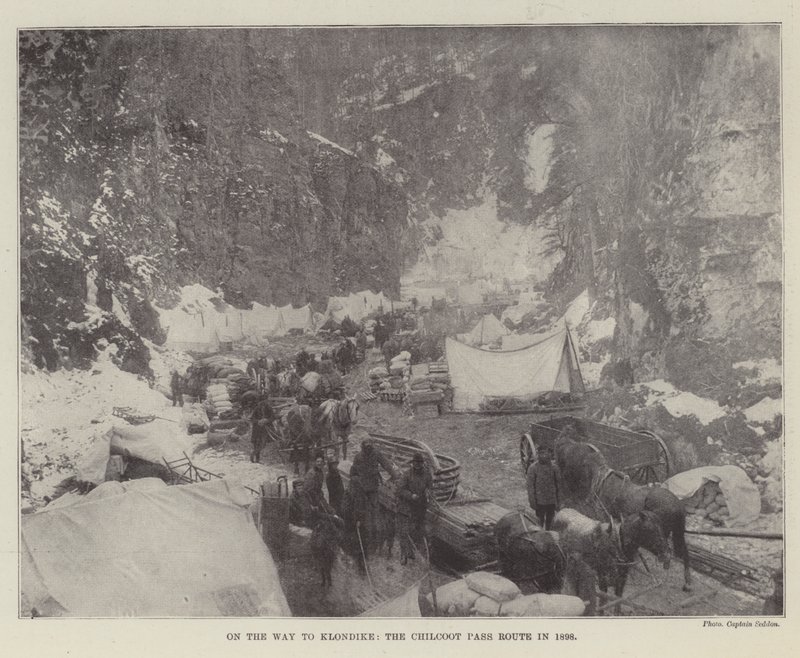 क्लोंडाइक के मार्ग पर, 1898 में चिलकूट दर्रा मार्ग द्वारा अंग्रेजी फोटोग्राफर