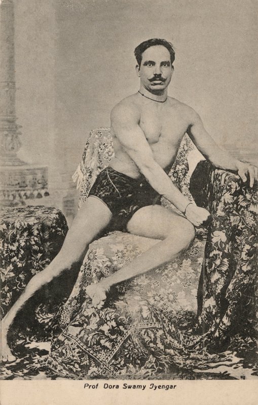 प्रोफेसर डोरा स्वामी अयंगर (बी/डब्ल्यू फोटो) द्वारा अंग्रेजी फोटोग्राफर