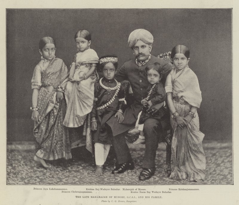 मैसूर के दिवंगत महाराज जीसीएसआई और उनका परिवार द्वारा अंग्रेजी फोटोग्राफर