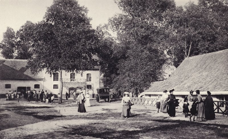 ले टौकेट, बार्न्स एंड बायर्स इत्यादि, जो 1903 में, मेहमानों को पहली बार हरमिटिंग होटल में प्राप्त करने के लिए व्यवस्थित किए गए थे। द्वारा फ्रेंच फोटोग्राफर