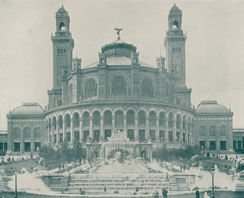 पेरिस: Trocadero की मुख्य इमारत (b/w फोटो) द्वारा फ्रेंच फोटोग्राफर