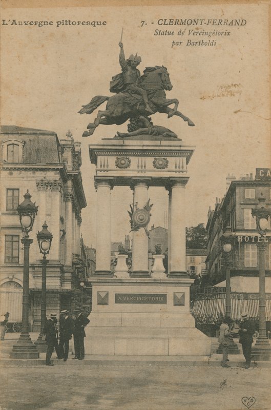 सुरम्य Auvergne - क्लरमॉन्ट-फेरैंड में बर्थोल्डी द्वारा वर्सिगेटोरिक्स की प्रतिमा। 1913 में पोस्टकार्ड भेजा गया। द्वारा फ्रेंच फोटोग्राफर
