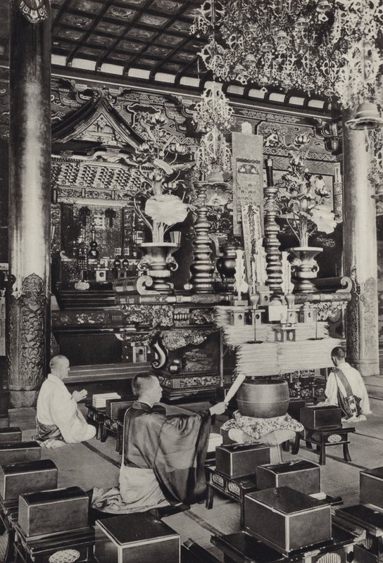 1920 के दशक में जापान: ओमोरी, इकेगामी मंदिर (बौद्ध) (बी/डब्ल्यू फोटो) द्वारा हर्बर्ट पोंटिंग