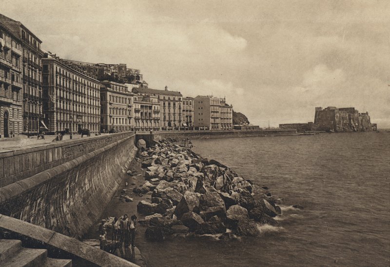 नेपल्स: Caracciolo और Castello Dell'ovo के माध्यम से (b / w फोटो) द्वारा इतालवी फोटोग्राफर
