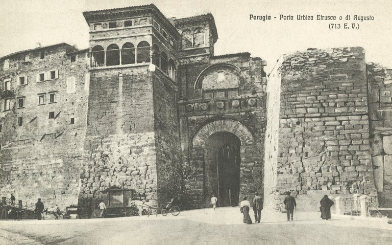 पेरुगिया, इटली, एट्रीस्कैन सिटी गेट या ऑगस्टस द्वारा इतालवी फोटोग्राफर