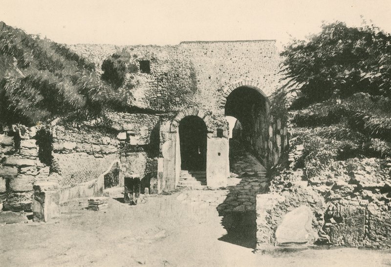 मरीन गेट जैसा कि यह है (गुरुत्वाकर्षण) द्वारा इतालवी स्कूल