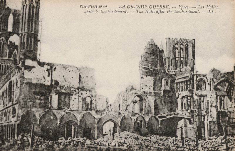 प्रथम विश्व युद्ध के दौरान बमबारी के बाद क्लॉथ हॉल, Ypres, बेल्जियम के खंडहर द्वारा फोटोग्राफर बेल्जियम