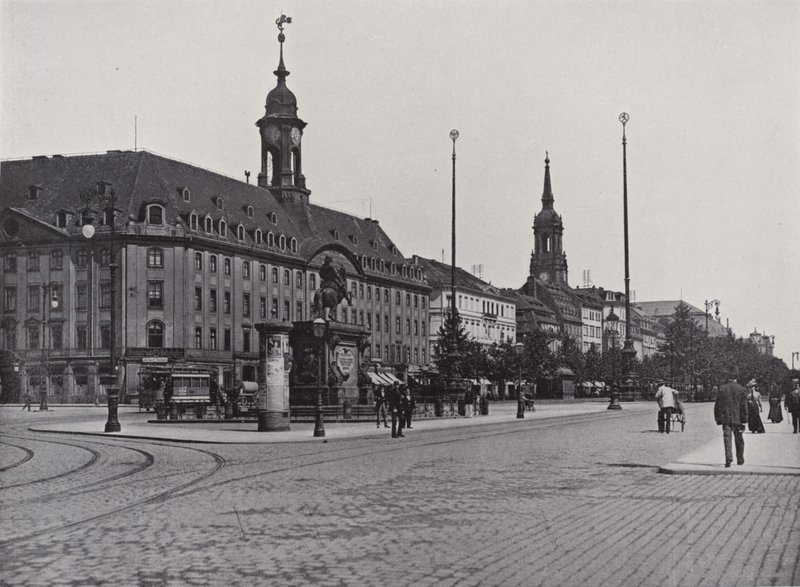 Neustadt में मुख्य सड़क (b/w फोटो) द्वारा फ़ोटोग्राफ़र जर्मन