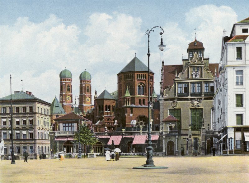 Munchen / म्यूनिख: Kunstlerhaus Am Lenbachplatz (फोटो) द्वारा फ़ोटोग्राफ़र जर्मन