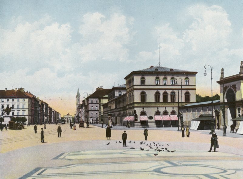 Munchen/म्यूनिख: Odeonsplatz यू लुडविगस्ट्रैस (फोटो) द्वारा फ़ोटोग्राफ़र जर्मन
