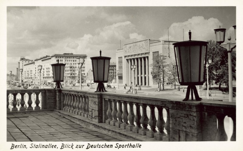 डॉयचे स्पोर्टहेल, स्टालिनली, पूर्वी बर्लिन का दृश्य, c1950s (बी / डब्ल्यू फोटो) द्वारा फ़ोटोग्राफ़र जर्मन