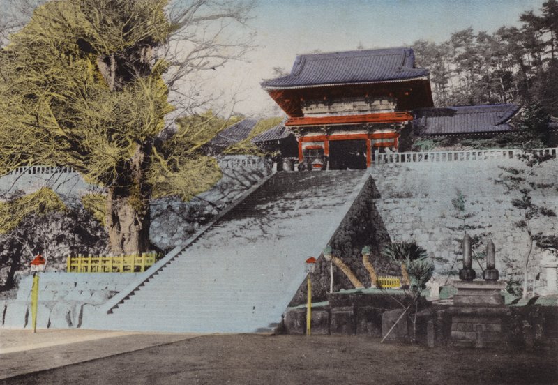 जापान, c.1912: हचिमन मंदिर, 12 वीं शताब्दी के अंत में स्थापित युद्ध के देवता के लिए समर्पित, कामाकुरा (फोटो) द्वारा फोटोग्राफर जापानी